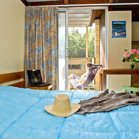 Vtf Les Bruyeres Hotel โมบุยซง ภายนอก รูปภาพ
